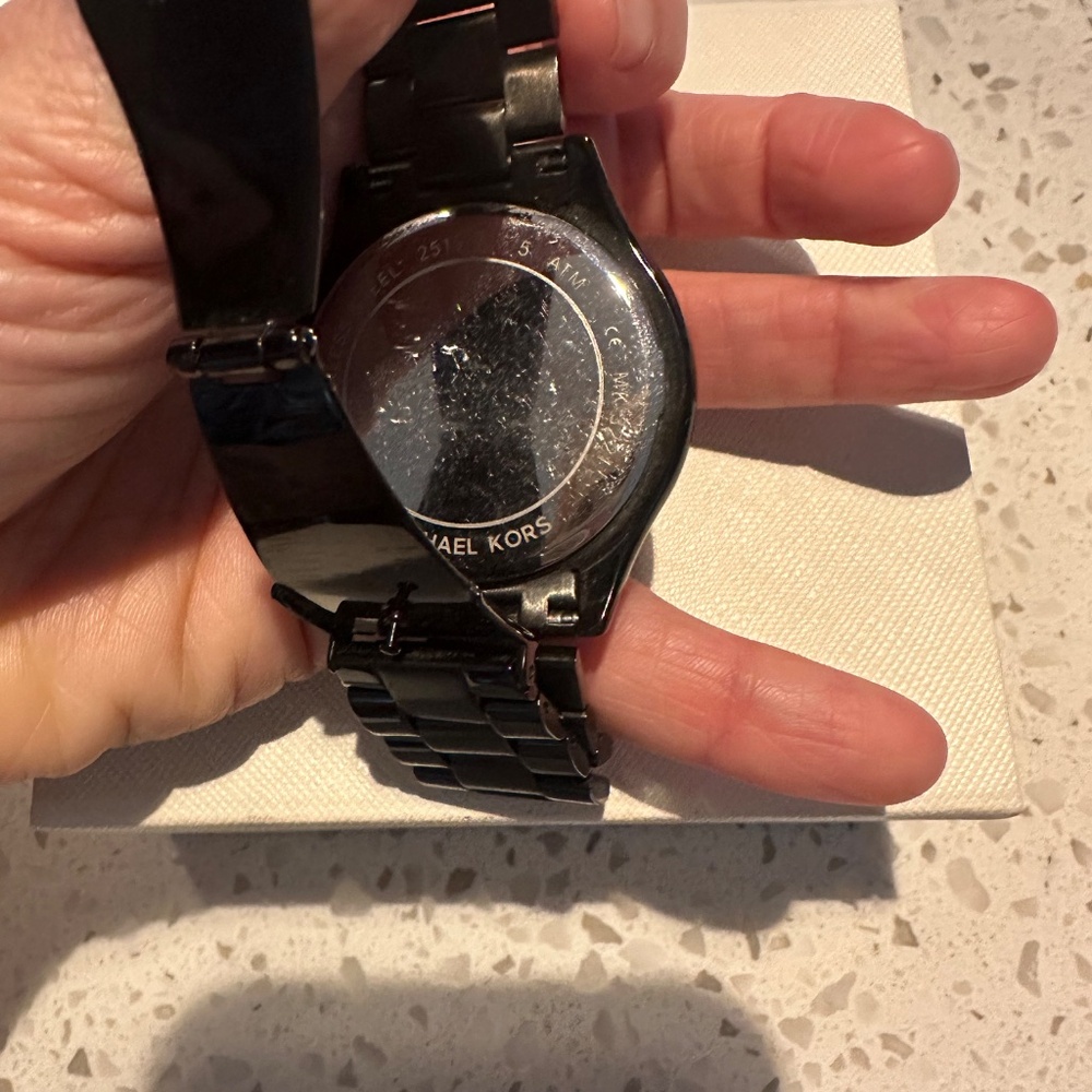 Woman’s Michael Kors Watch - Picture 3 of 3